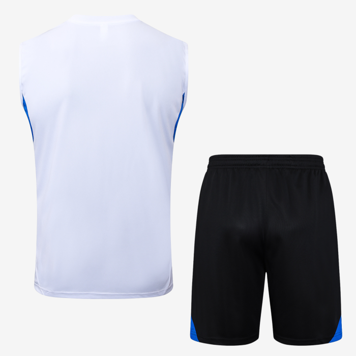 Manchester United 2025/26 Kit Training - Image 4