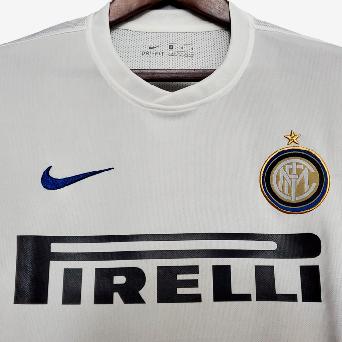 Inter Milan 2010/11 Away Jersey - Retro Version - Image 7