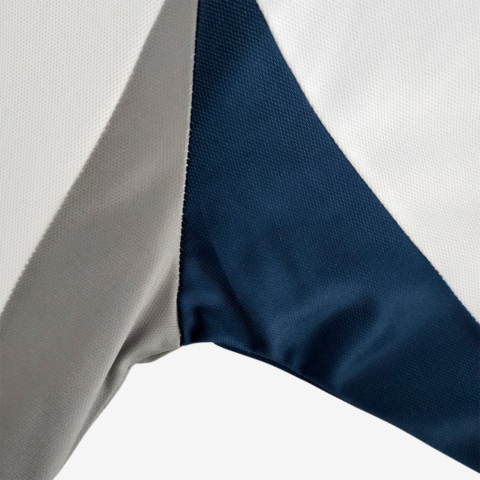 Real Madrid 2000/01 Away Jersey – Retro Version - Image 6