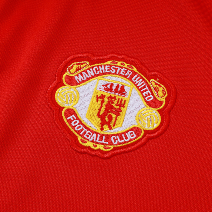 Manchester United 2025/26 Tracksuit - Image 5
