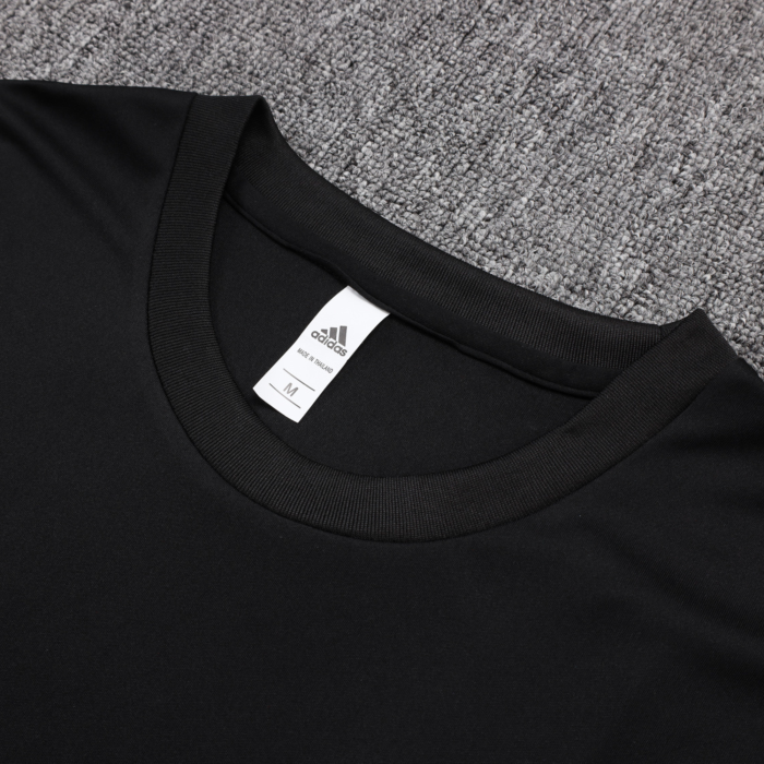 Manchester United 2025/26 Kit Training - Image 5