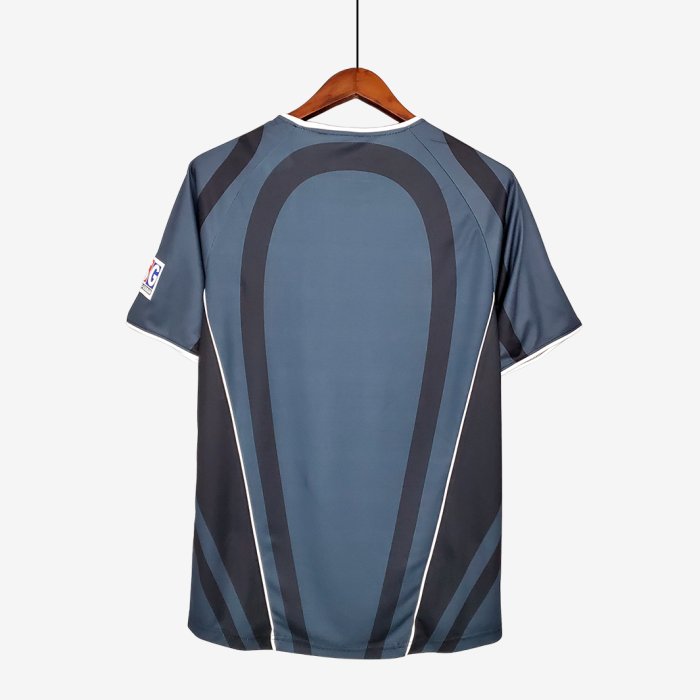 Paris Saint-Germain (PSG) 2001/02 Third Jersey – Retro Version - Image 7