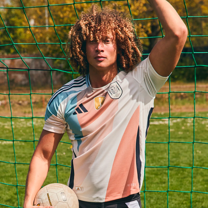 Spain 2025 Away Jersey - Fan Version - Image 5