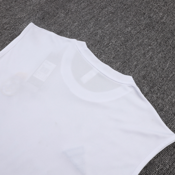Real Madrid 2025/26 Kit Training - Image 6