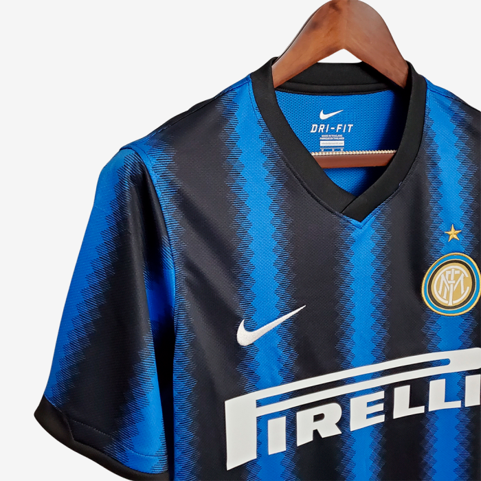Inter Milan 2010/11 Home Jersey - Retro Version - Image 9