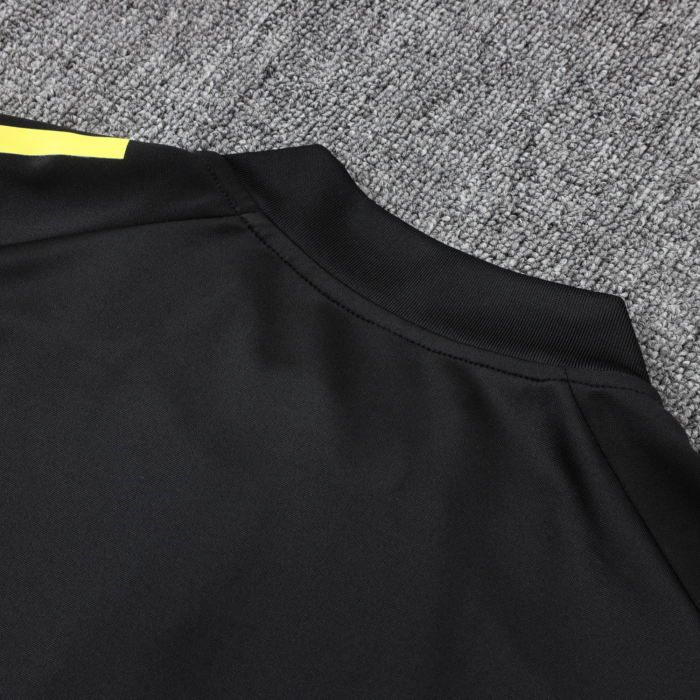 Manchester United 2025/26 Tracksuit - Image 7