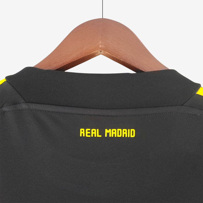 Real Madrid 2011/12 Goalkeeper Jersey – Retro Version - Image 8