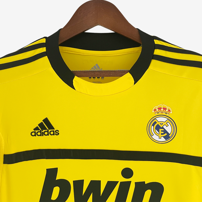 Real Madrid 2011/12 Goalkeeper Jersey – Retro Version - Image 8