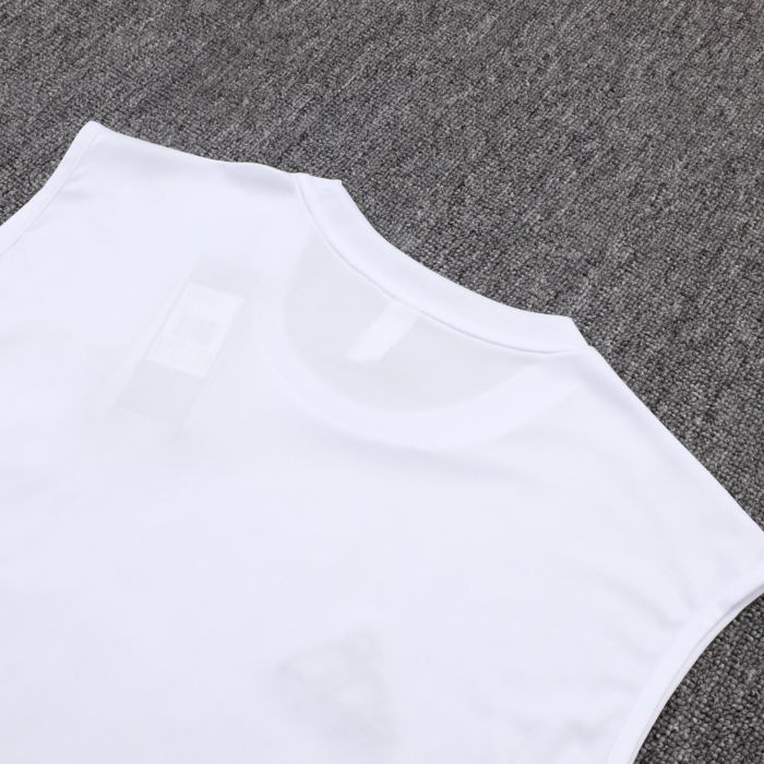 Manchester United 2025/26 Kit Training - Image 7