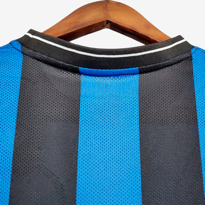 Inter Milan 2010/11 Home Jersey - Retro Version - Image 10
