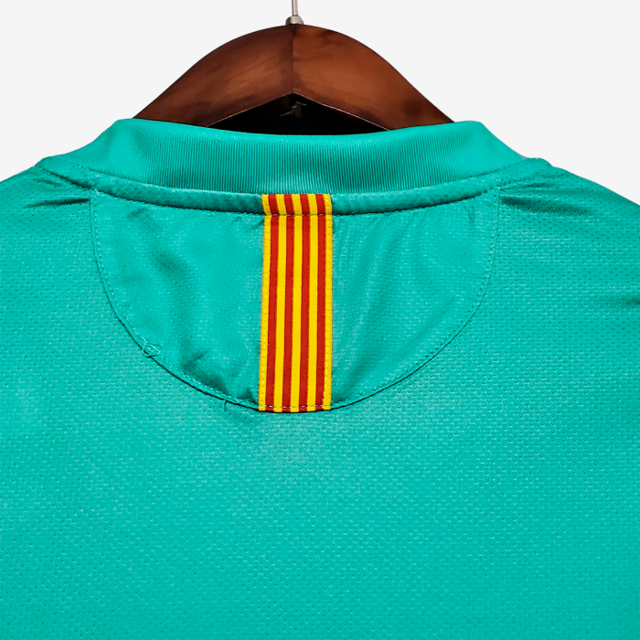 Barcelona 2010/11 Away Jersey - Retro Version - Image 10