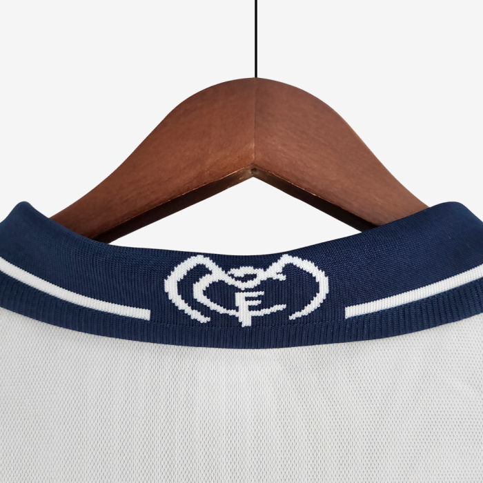 Real Madrid 2000/01 Away Jersey – Retro Version - Image 9