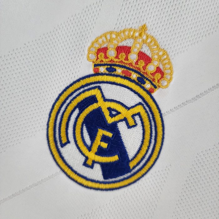 Real Madrid 2017/18 Home Jersey – Retro Version - Image 5