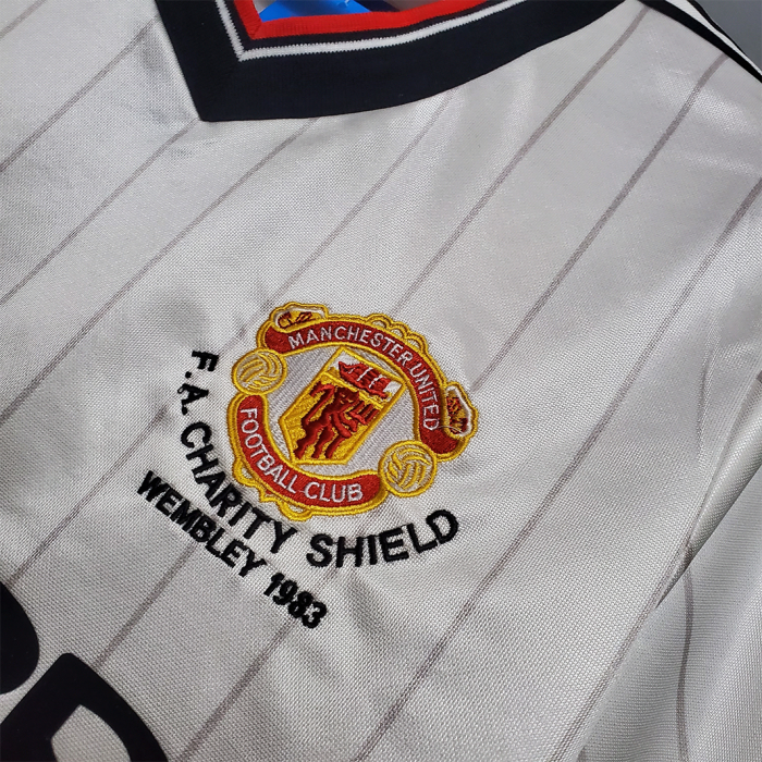 Manchester United 1983/84 Away Jersey - Retro Version - Image 8