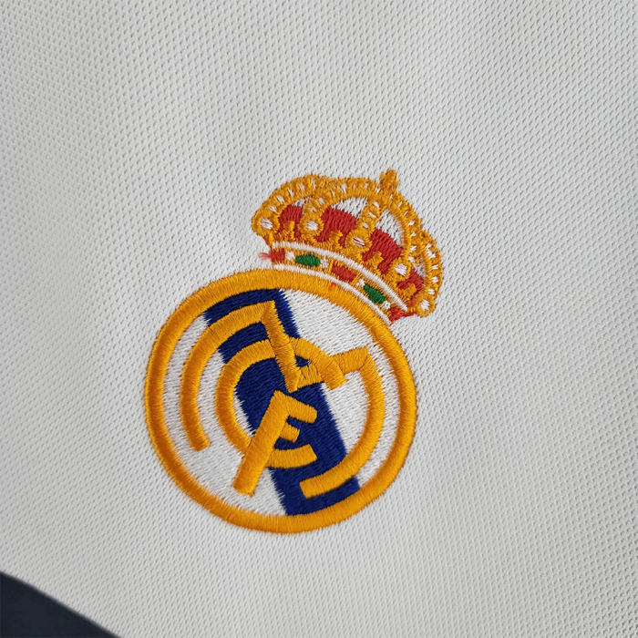 Real Madrid 2000/01 Away Jersey – Retro Version - Image 11
