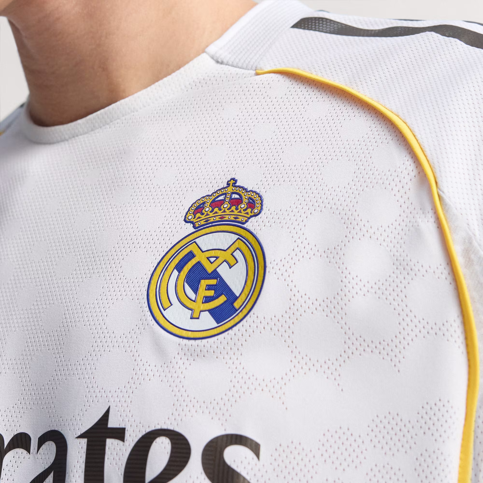 Real Madrid 2025/26 Home Jersey Long Sleeve – Player Version - Image 4