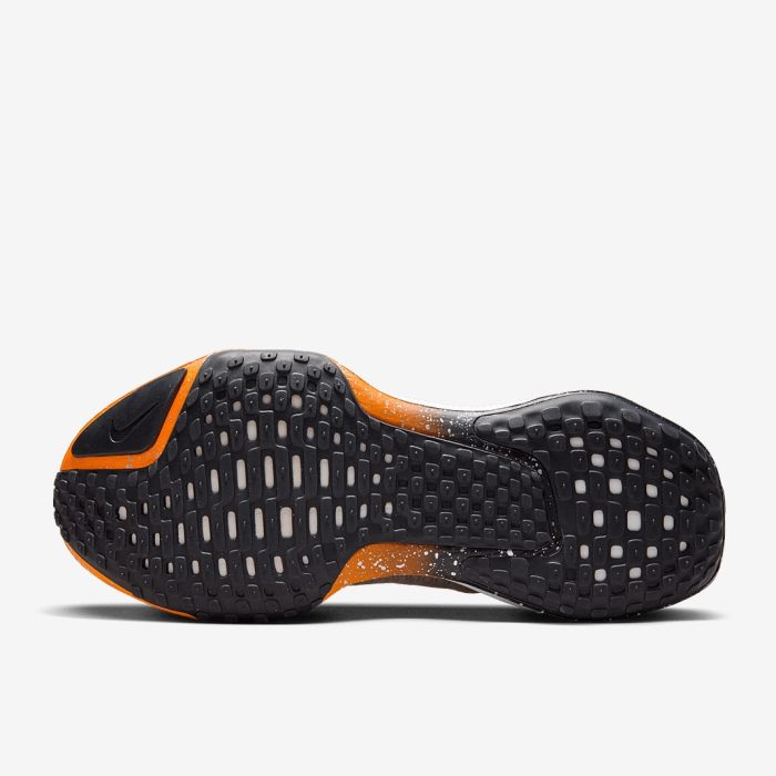 Nike Invincible Run 3 Oatmeal/Black-Safety Orange-Total Orange - Image 3