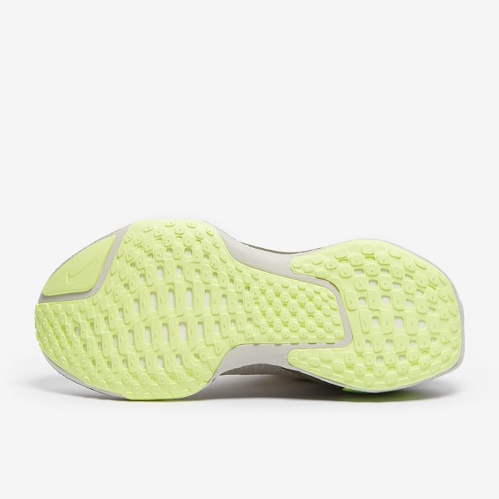 Nike Invincible Run 3 Light Bone/Cargo Khaki-Barely Volt-Volt - Image 4