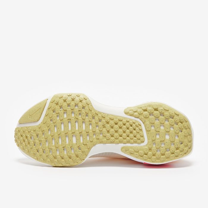 Nike Invincible Run 3 Light Cream/White-Coconut Milk - Image 3