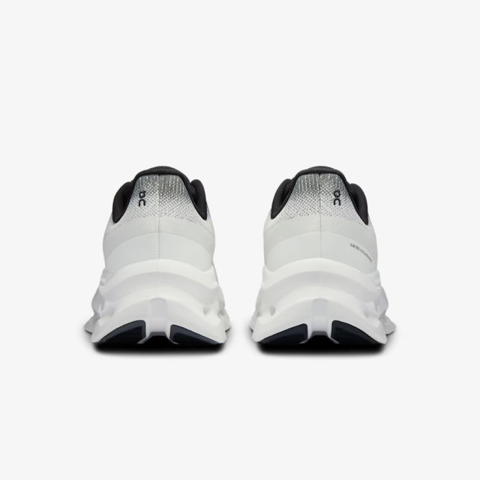 On Cloudtilt - Image 5